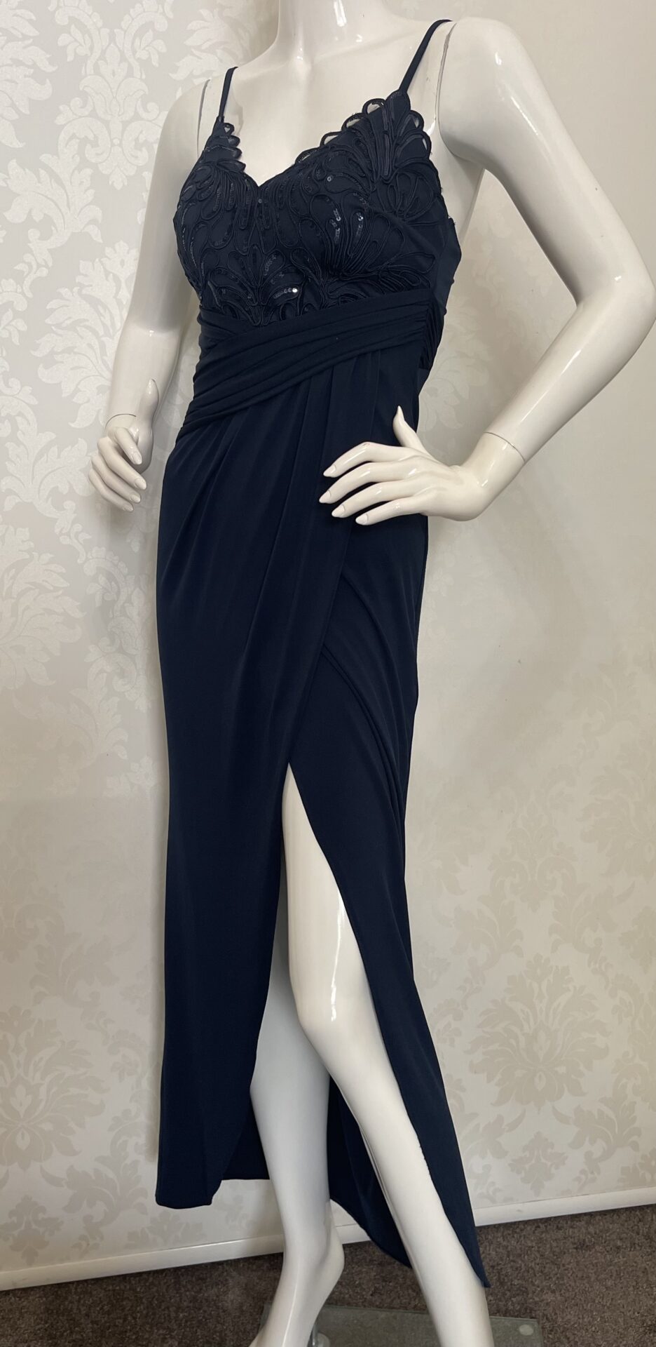 Suknia Wieczorowa " Midnight Elegance"