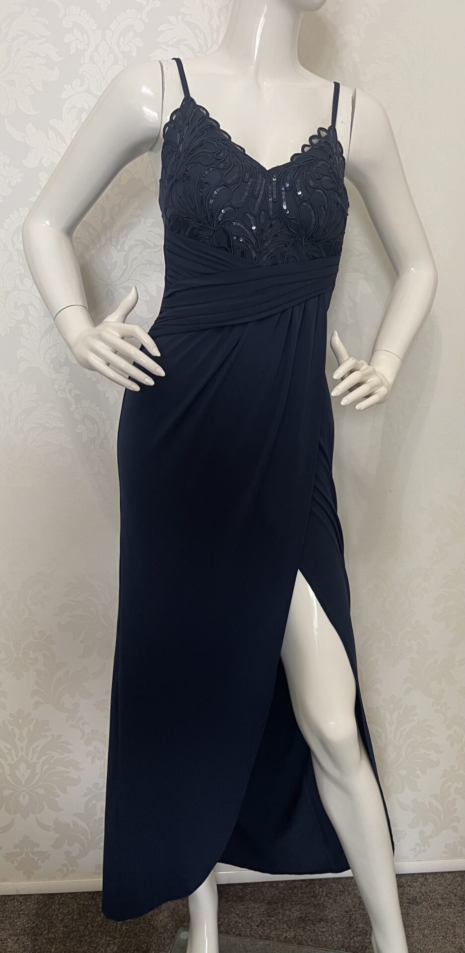 Suknia Wieczorowa " Midnight Elegance" - obrazek 4